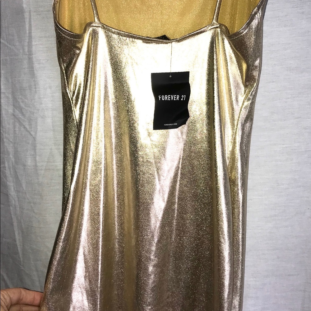 Gold dress - Picture 4 of 4